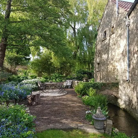 Holiday home Seaves Mill Cartsheds